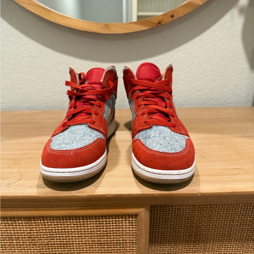Nike Jordan 1s youth